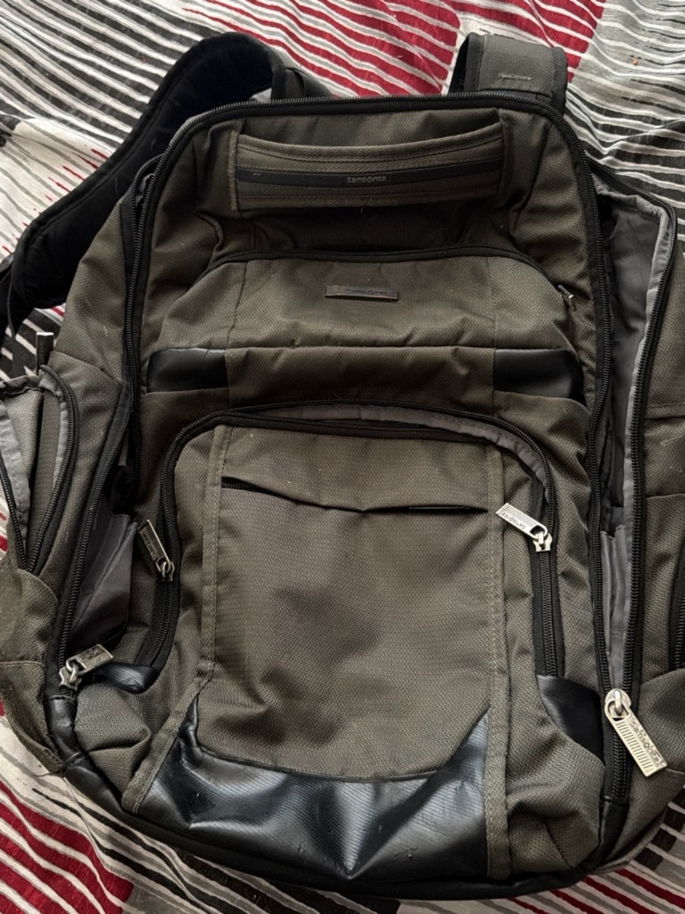 Samsonite Olive Green Men's Backpack with Black Accents